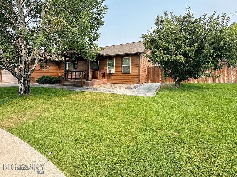 904 Ernie Ct photo 5