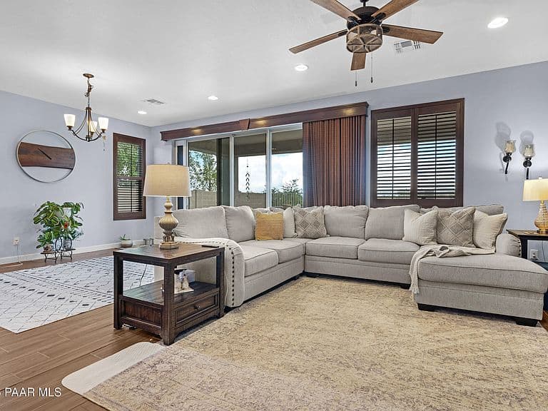 1207 Bainbridge Ln photo 5