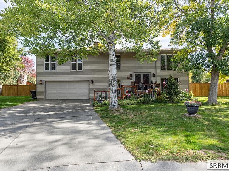 2114 Enell St photo 1
