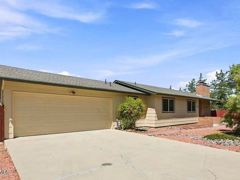 312 Plaza Drive photo 1