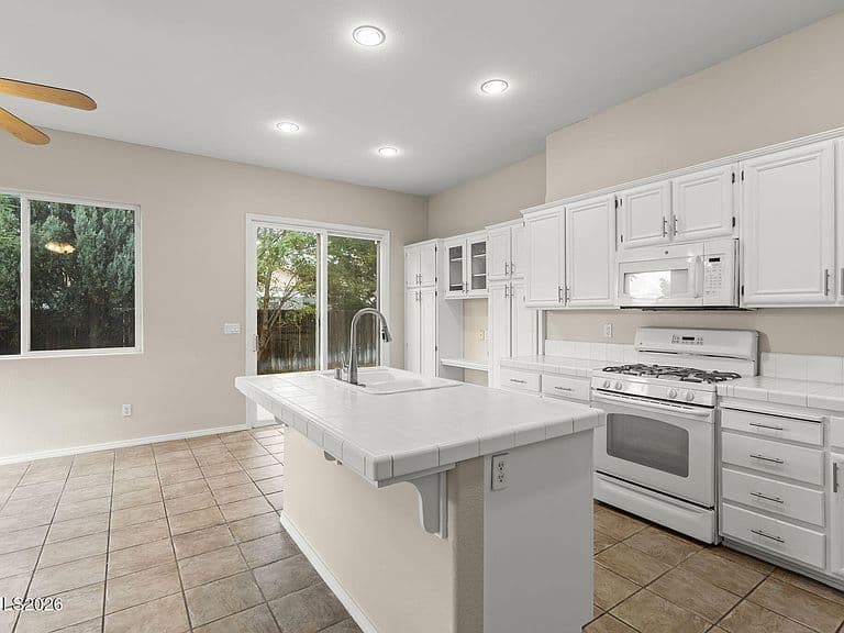 1611 Brentworth Way photo 5
