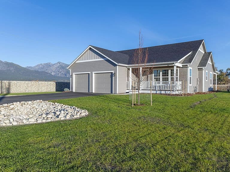 144 Irene Dr photo 2