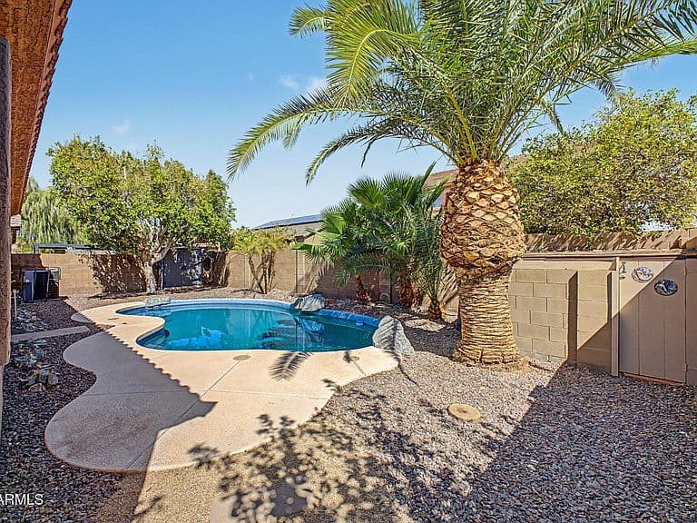 17604 W MARCONI Avenue photo 3