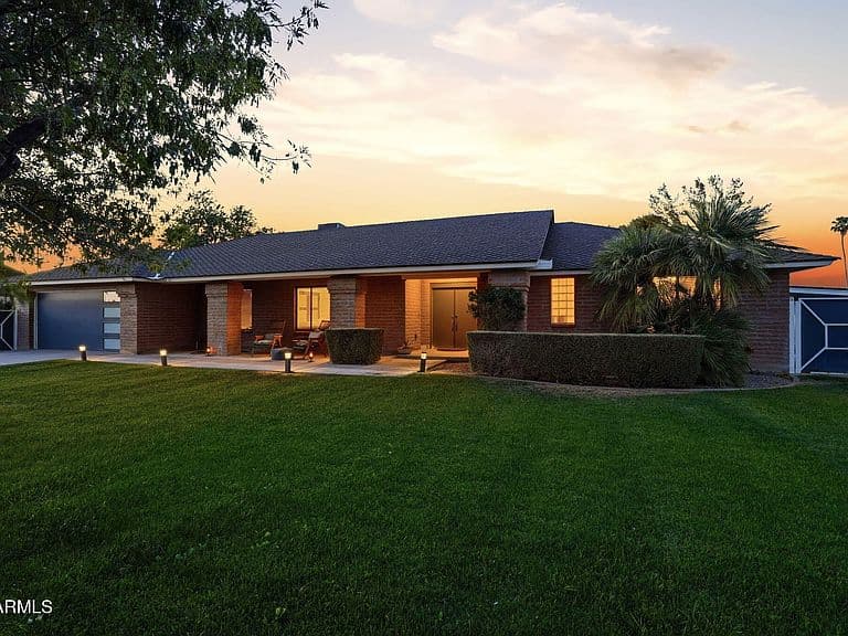 54 W CARVER Road photo 2