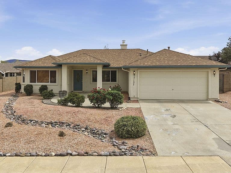 7157 N VALLEY VISTA Road photo 1