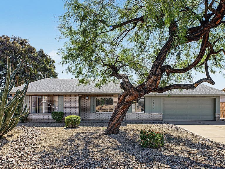 4449 E WILLOW Avenue photo 1