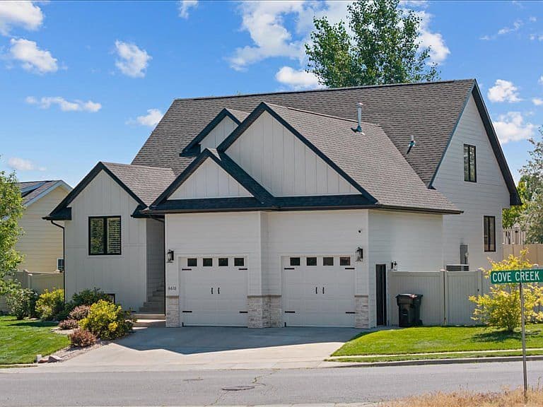 6610 Cove Creek Dr photo 1