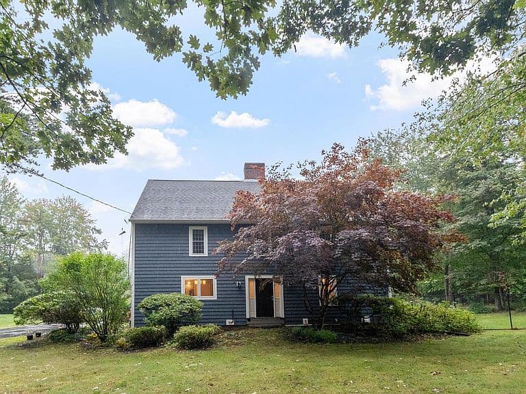 1488 Hatfield Road photo 3