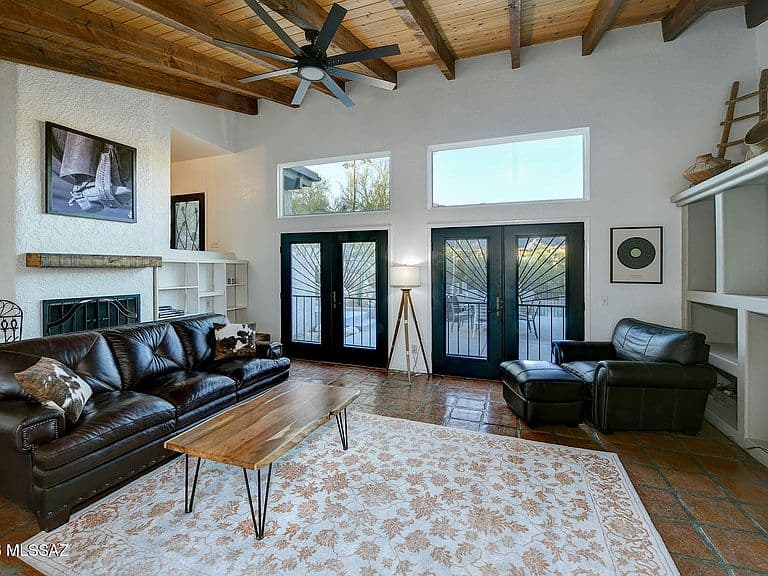 6036 E Paseo Cimarron photo 4