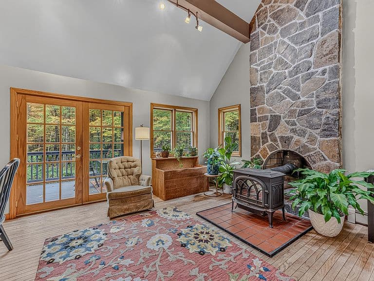 251 Hadley Road photo 4