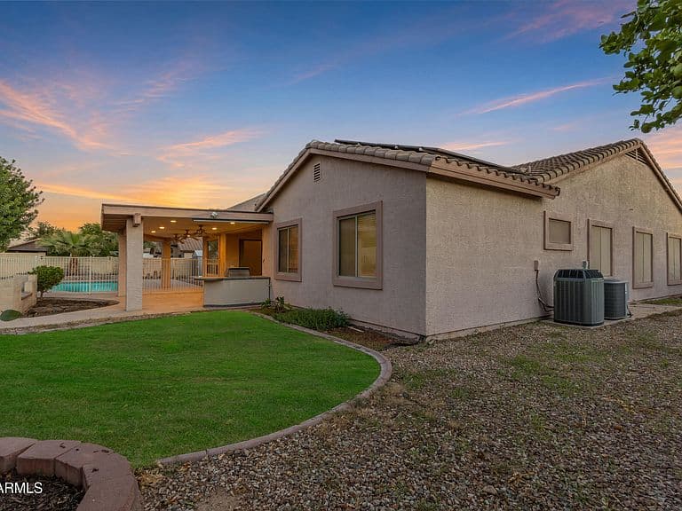 8220 W GARDENIA Avenue photo 4
