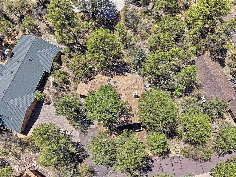 1750 CAMBRIDGE Drive photo 4