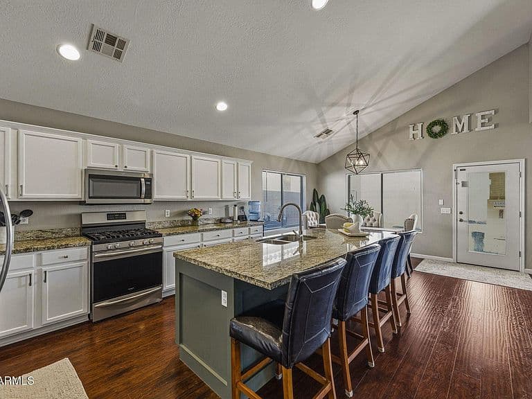 36591 W COSTA BLANCA Drive photo 4