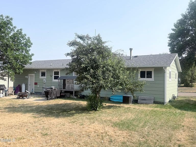 112 6th Ave NW photo 2