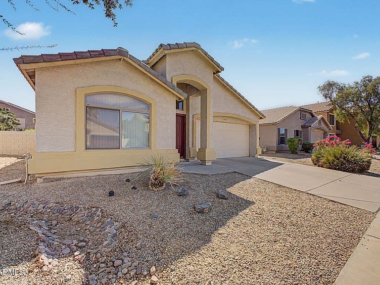 16633 W POLK Street photo 4