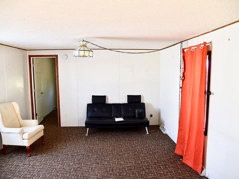 101 Landing Ave photo 5