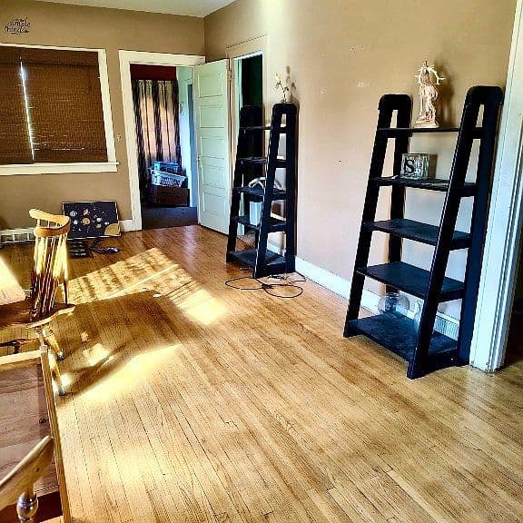118 Rock St N photo 5