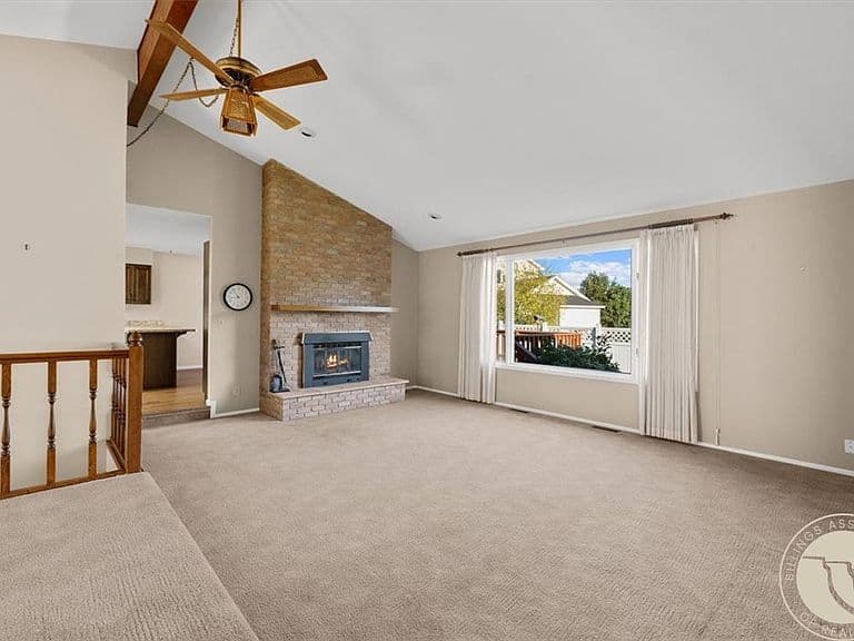 3121 Buttercup Dr photo 3