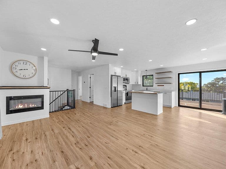 2105 Antelope St photo 4