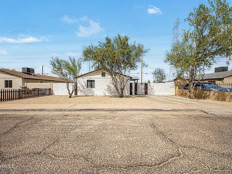 3646 W HADLEY Street photo 2
