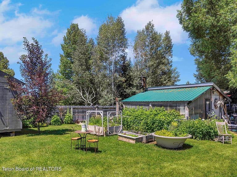 3850 S Meadow Dr photo 3