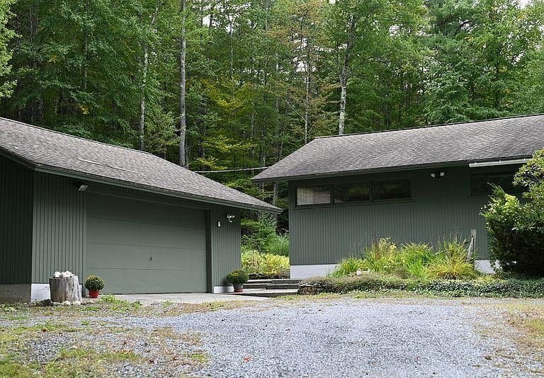 17 Glenwood Drive photo 4