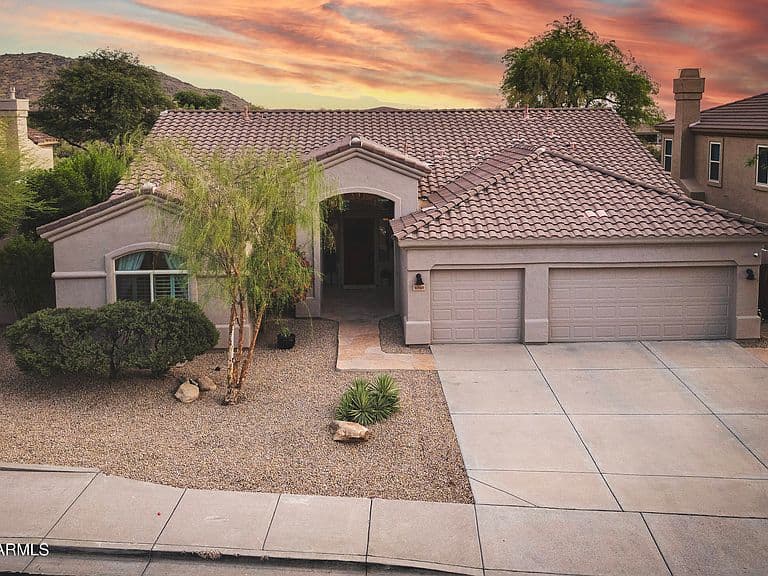 10969 E BUTHERUS Drive photo 5