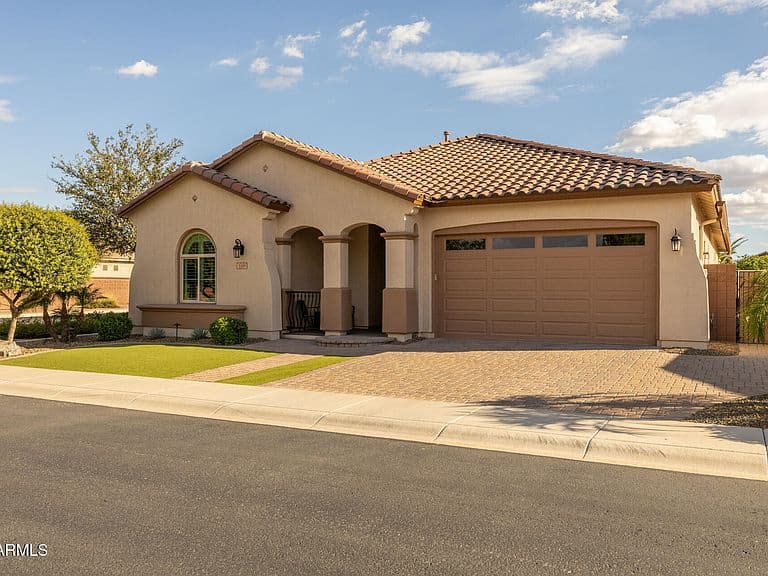 1149 W BEECH TREE Avenue photo 3