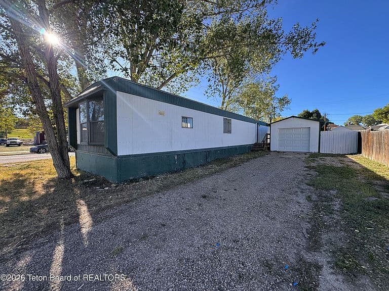 1006 Beech Ave photo 1