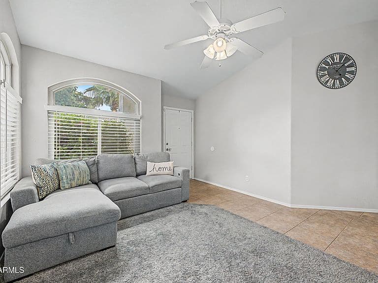 1352 W SPARROW Drive photo 3