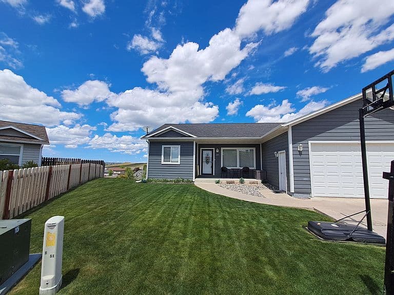 1225 Rosewood Ct photo 4
