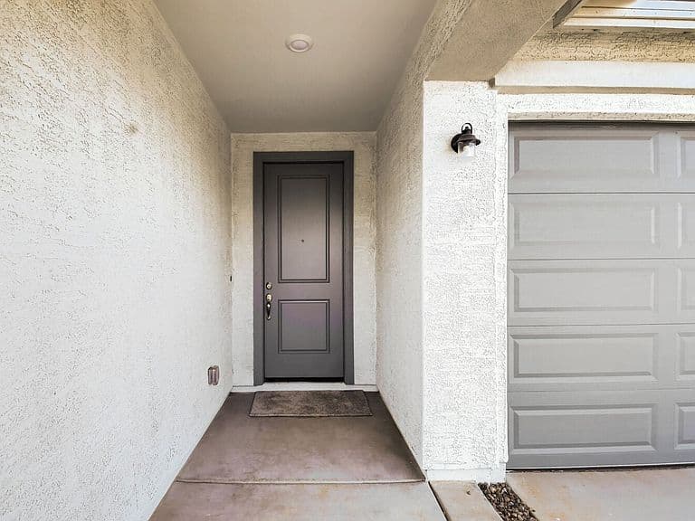36925 W Nina St photo 5