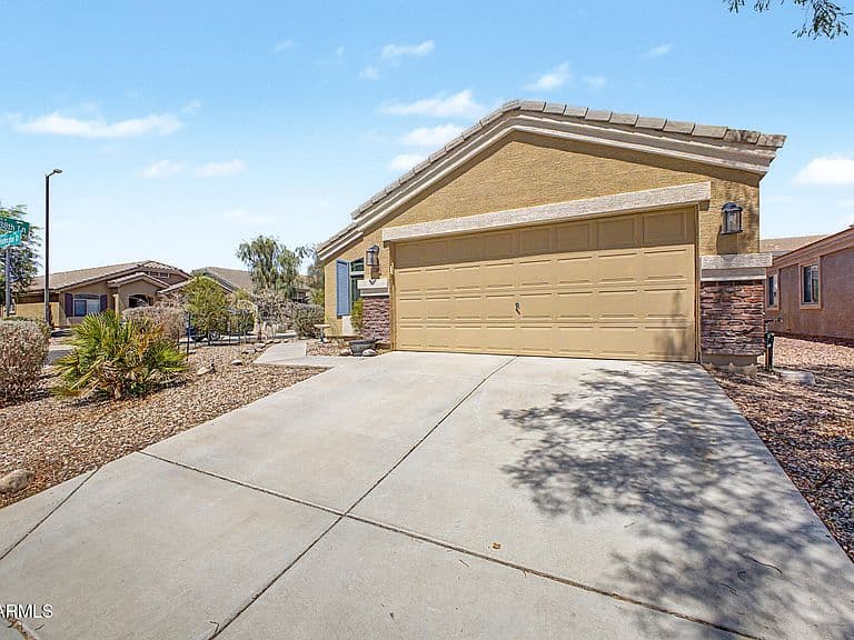 23866 W HUNTINGTON Drive photo 4