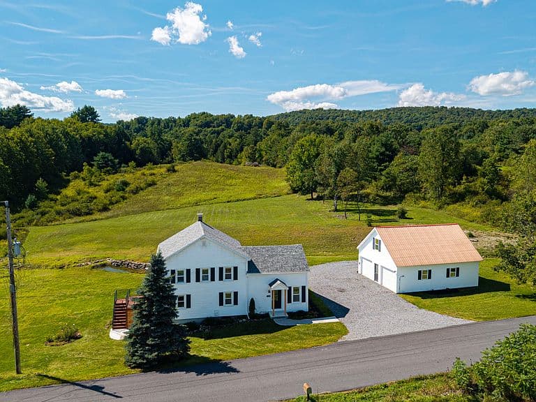 109 Crosier Road photo 1
