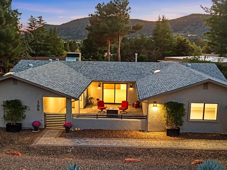 105 YUCCA Street photo 2
