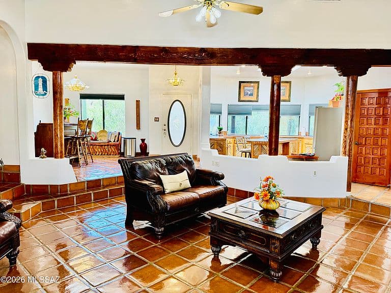 2527 W Ruthann Dr photo 5