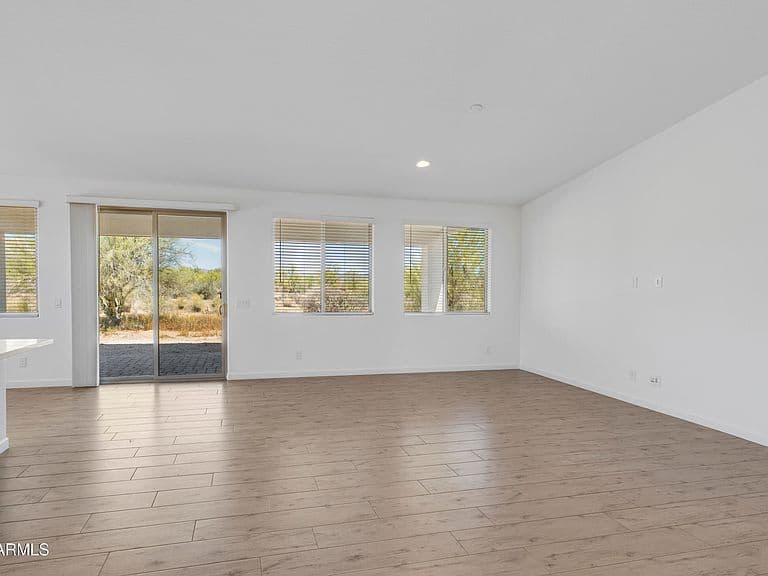 16342 E DIXILETA Drive photo 5