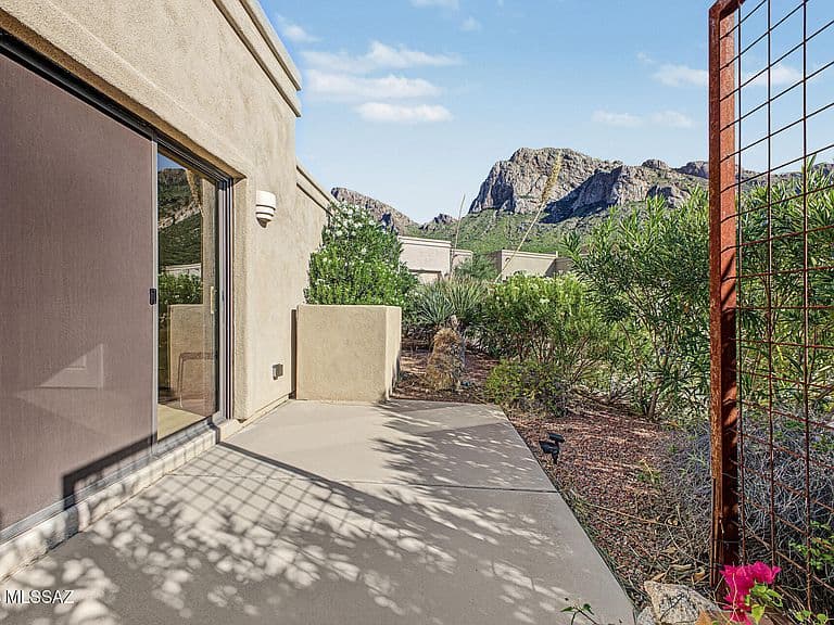 9809 N Ridge Shadow Pl photo 5