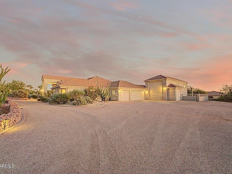 6569 E JAVALINA Court photo 3