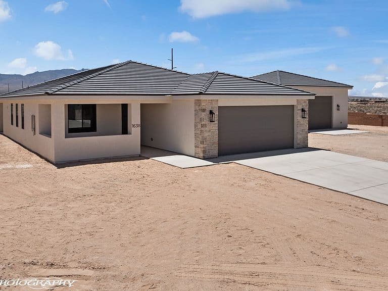 1638 E Adalee Dr photo 3