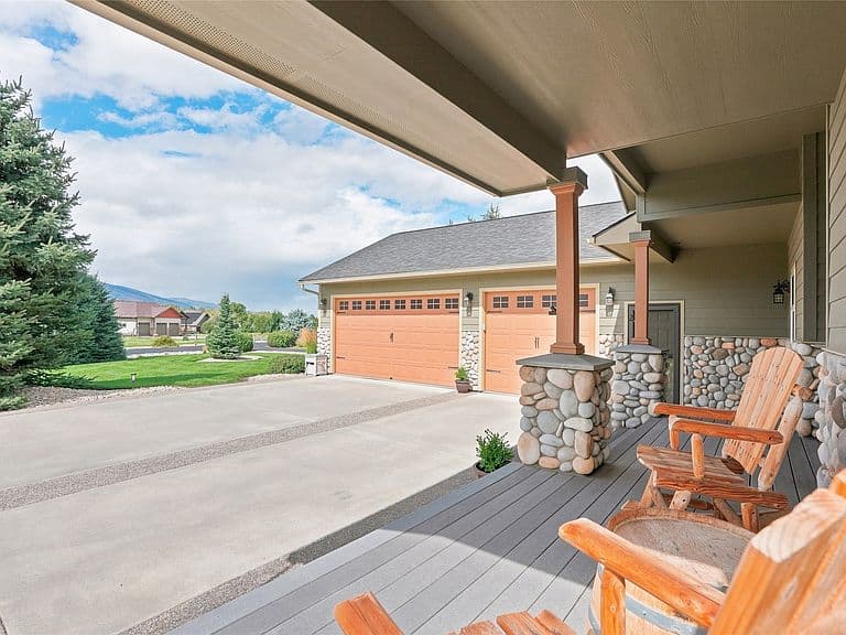 85 Edge Dr photo 3