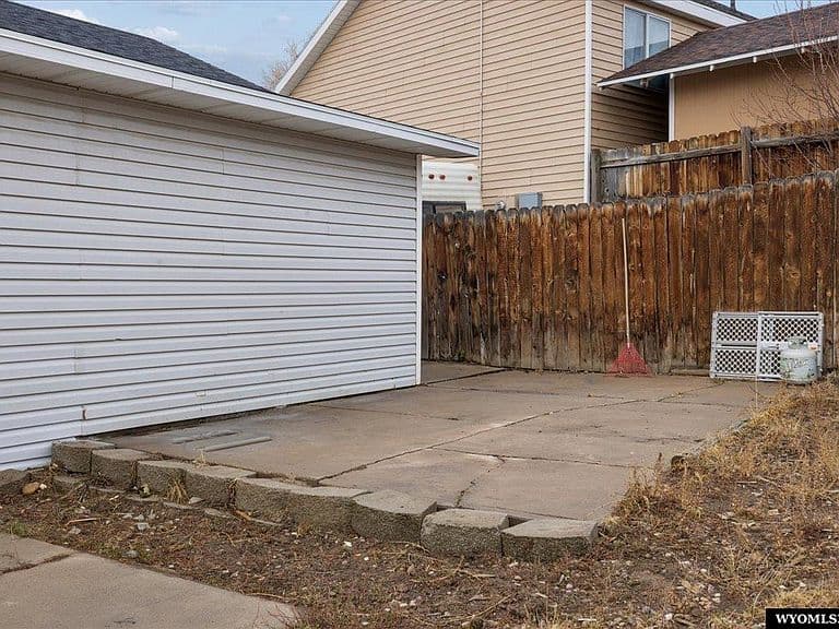 193 Southridge Rd photo 5