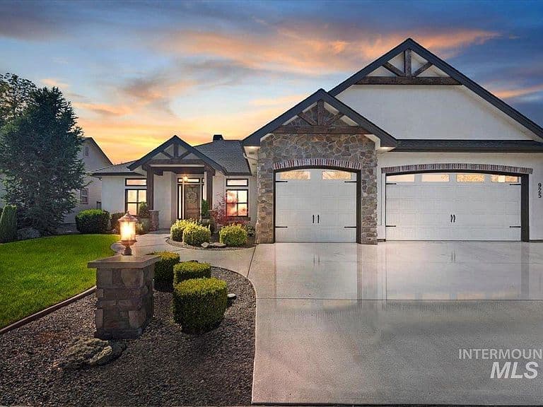 925 W Mollywood Dr photo 2