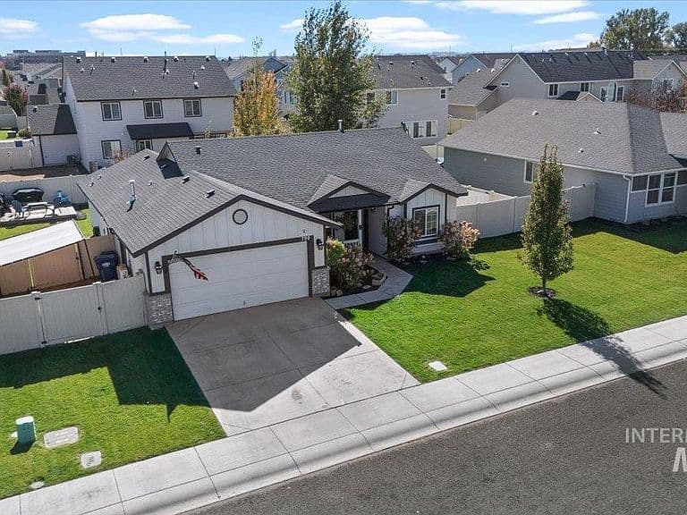 799 Pronghorn Dr photo 5
