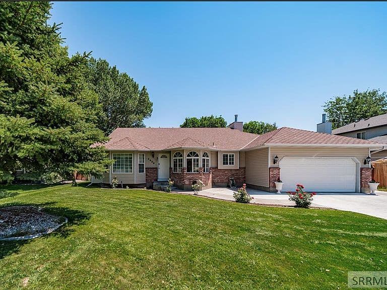 2939 Sandstone Dr photo 1