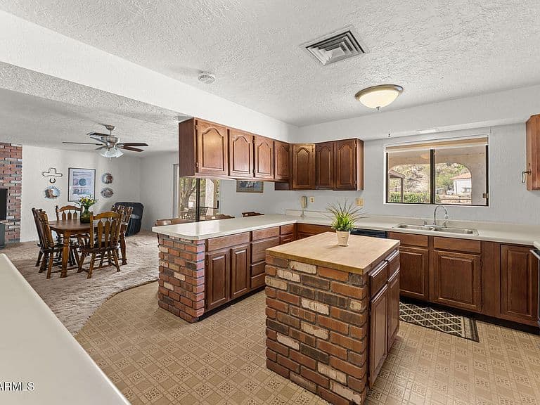 550 E BASS Road photo 3