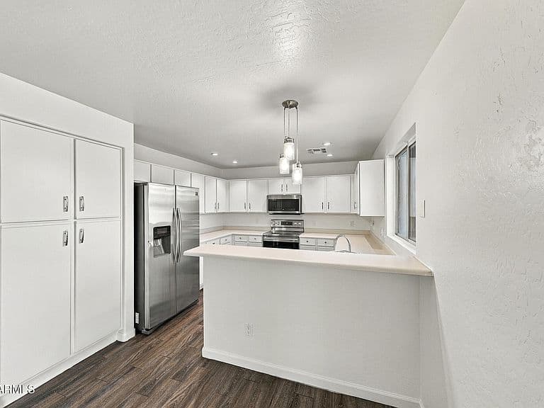 11948 W DAHLIA Drive photo 5