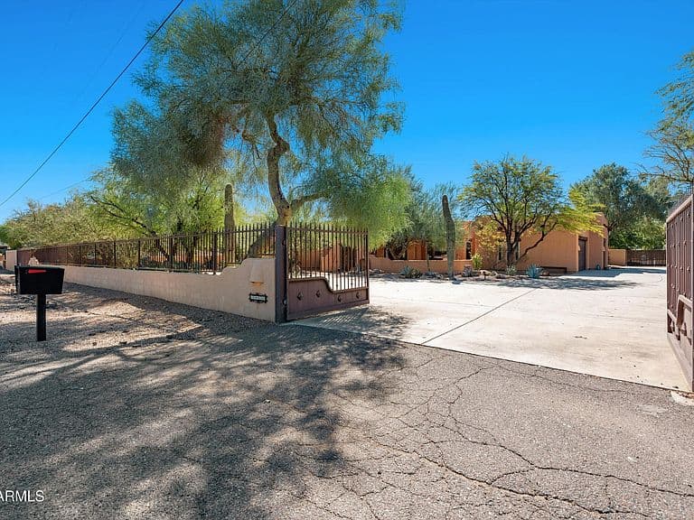 14429 E VALLEJO Street photo 4