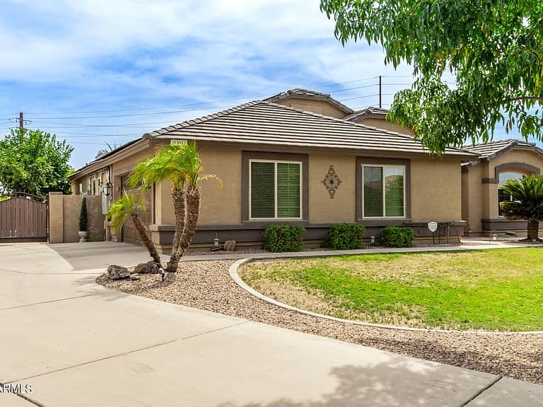 20811 E EXCELSIOR Avenue photo 2