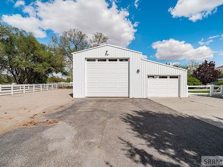 900 Pendlebury Ln photo 5